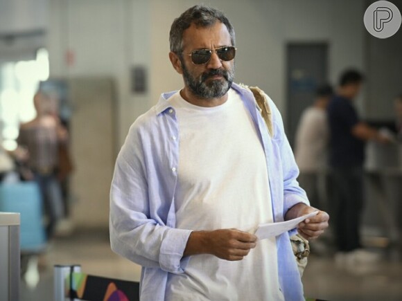 Domingos Montagner e parte do elenco da novela 'Sete Vidas' esteve no Aeroporto Internacional do Rio de Janeiro