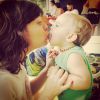 No Instagram, não é difícil de encontrar fotos de Regiane Alves com o seu filho, João Gabriel, que está com 11 meses