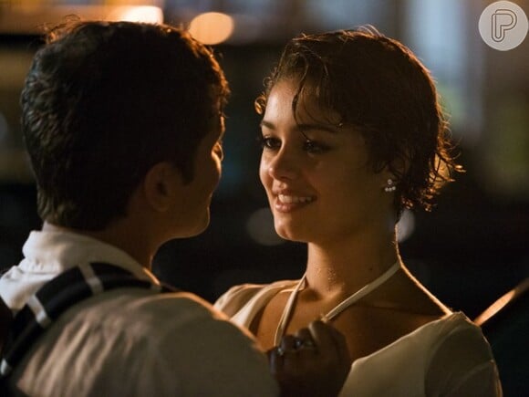 Murilo (Bruno Gagliasso) pede Alice (Sophie Charlotte)  em namoro, na novela 'Babilônia'