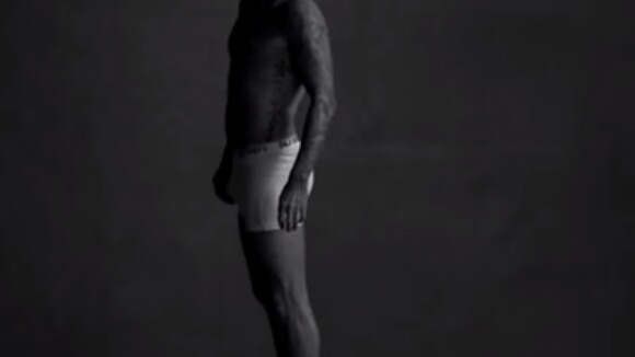David Beckham fica somente de cueca ao fazer sátira em programa de televisão