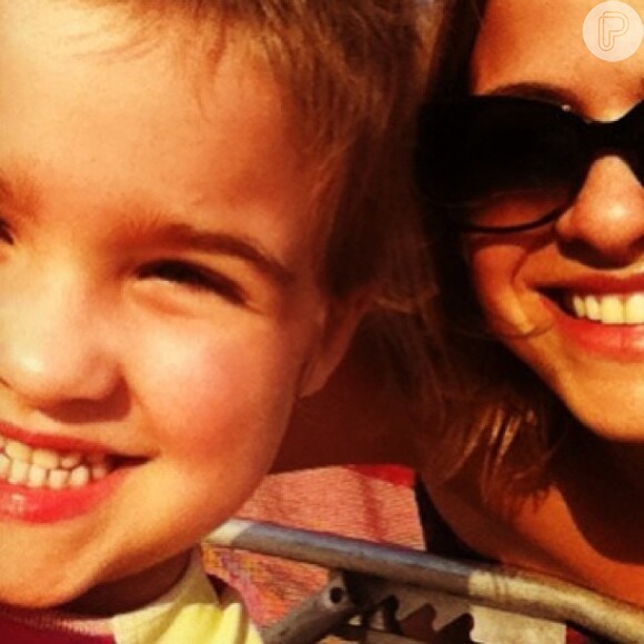 Maria Luiza, de 4 anos, é a grande companheira da atriz Luiza Valdetaro e costuma aparecer em fotos com a mamãe babona nas redes sociais