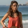 Camila Pitanga exibe a barriga nas gravações da novela 'Babilônia'