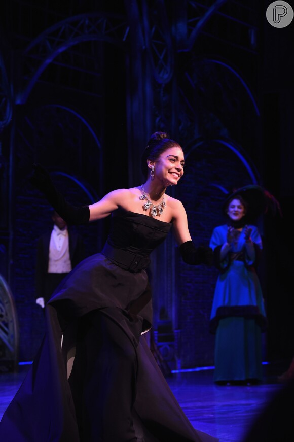 Vanessa Hudgens estrela o musical 'Gigi' na Broadway