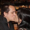 Gloria Pires, Deborah Secco e mais famosos comemoram dia do beijo em rede social