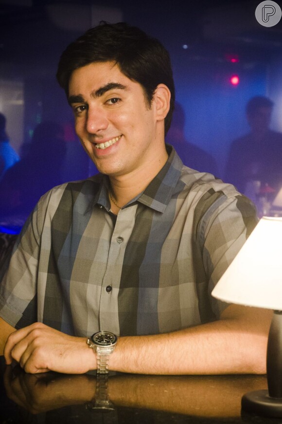 Marcelo Adnet aparece como ele mesmo no último episódio de 'O dentista Mascarado', em 17 de maio de 2013