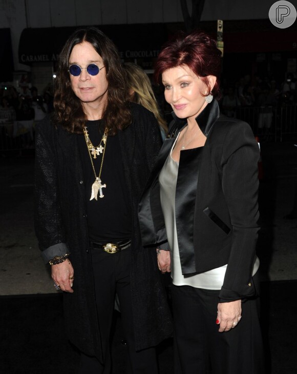 Sharon e Ozzy Osbourne se encontram em público após afastamento em função do vício do cantor. Informação do 'TMZ' em 18 de maio de 2013