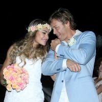 Theo Becker se casa com médica em cerimônia de R$ 300 mil na praia. Veja fotos!