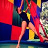 Mariana Ximenes mostrou um pouco da preparação para a personagem no Instagram: 'Aula de trapézio com uma piscina embaixo'