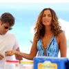 Bruno Gagliasso e Camila Pitanga gravam cenas da novela 'Babilônia' na praia do Leme, no Rio de Janeiro