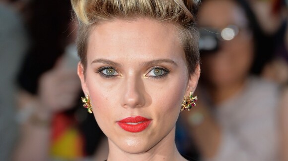 Scarlett Johansson e elenco vão à première de 'Vingadores: Era de Ultron'