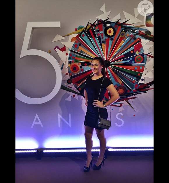 Lívian Aragão esteve presente na festa de 50 anos da Globo