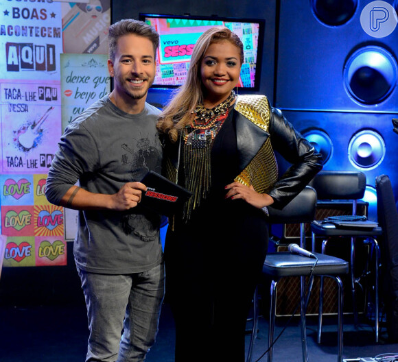 Junior recebeu Gaby Amarantos no programa que marcou sua estreia como apresentador