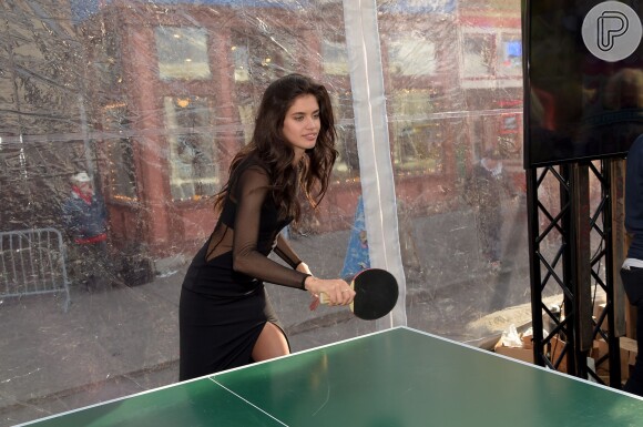 Em fevereiro deste ano, Sara Sampaio jogou pingue-pongue durante um evento cultural em Nashville, nos Estados Unidos
