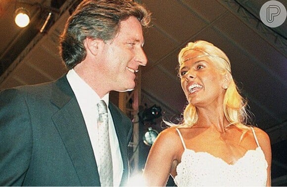 Roberto Justus e Adriane Galisteu se casaram em 1999. Na época, ele ainda não era apresentador e trabalhava apenas como empresário e publicitário