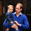 Príncipe William foi buscar o filho, George, no Palácio real para ver a mãe, Kate Middleton e a irmã, que nasceu neste sábado, 2 de maio de 2015