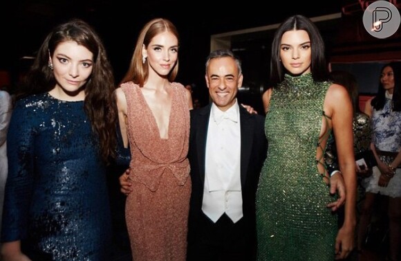 Lorde, Chiara Ferrgni e Kendall Jenner posam juntas no Met Gala 2015. As três estão vestindo a grife Calvin Klein