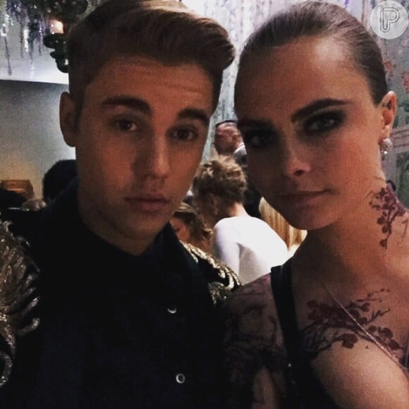 Justin Bieber e Cara Delevingne posam juntos no Met Gala 2015