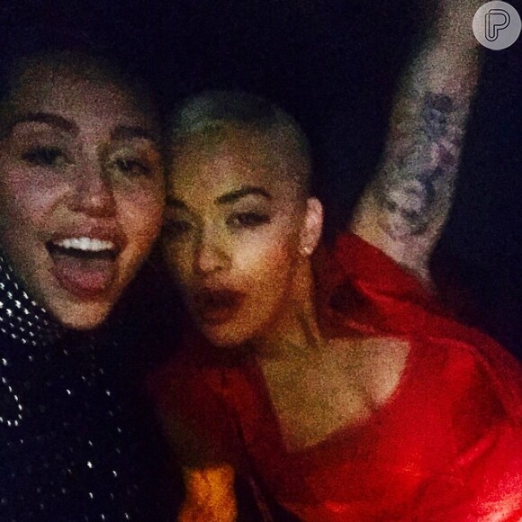 Miley Cyrus e Rita Ora em festa privada de Rihanna após o Met Gala 2015