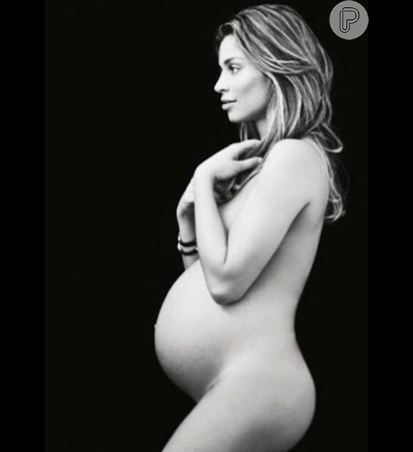 Pelo Instagram, Grazi Massafera lembrou o Dia das Mães com uma foto de quando ainda estava grávida de Sofia