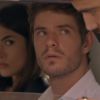 Benjamin (Maurício Destri) e Margot (Maria Casadevall) passam de táxi em Paraisópolis e são parados por Grego (Caio Castro), o chefe da comunidade, no primeiro capítulo de 'I Love Paraisópolis'