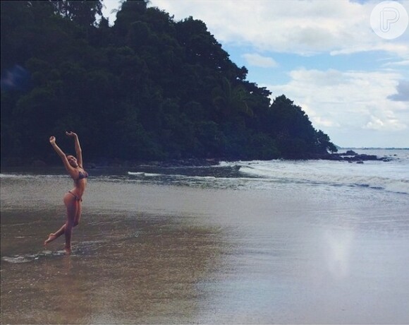 Bruna Marquezine exibe corpão em foto postada em seu Instagram