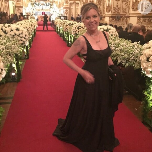 Astrid Fontenelle apostou no vestido do estilista Narciso Rodrigues para ir ao  casamento de Preta Gil e Rodrigo Godoy