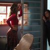 Furiosa, Inês (Adriana Esteves) confronta Regina (Camila Pitanga) e pede explicações sobre as acusações feitas a ela, na novela 'Babilônia'