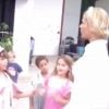 Bruna Marquezine aparece em vídeo postado por Xuxa aos 9 anos