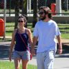 Claudia Ohana é fotografada de mãos dadas com novo namorado durante caminhada na Lagoa, Zona Sul do Rio de Janeiro, nesta quarta-feira, 20 de maio de 2015