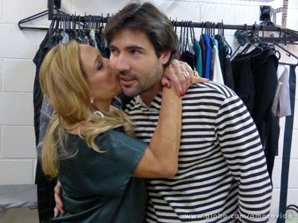 Susana Vieira diz que vai usar vestido 'tipo gostosa' em seu casamento com Sandro Pedroso