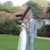 Pedro Bial se casou com a jornalista e apresentadora Maria Prata na tarde deste sábado, 21 de maio de 2015, na Pousada Alcobaça, da avó da noiva, localizada em Petrópolis, na Região Serrana do Rio de Janeiro