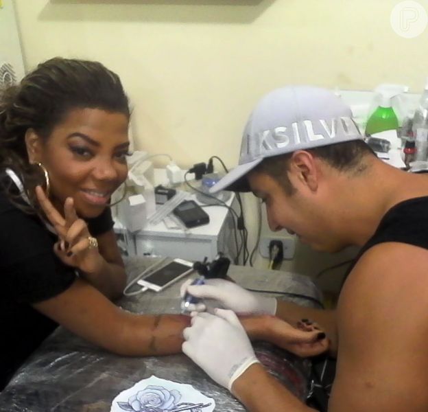 Album de tatuagem no braço Ludmilla Tatua Flor No Braco E Ja Pensa Em Fazer Outra Vai Ser Bem Diferente Purepeople