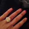 Iggy Azalea mostrou em seu Instagram detalhes da joia feita de ouro branco 18 quilates e um imenso diamante amarelo, avaliada em US$ 500 mil, aproximadamente R$ 1,5 milhão