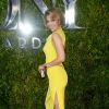 Thalia optou por vestido amarelo KaufmanFranco para o Tony Awards 2015