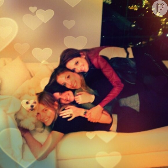 Ticiane Pinheiro publica foto com as filhas de Roberto Justus