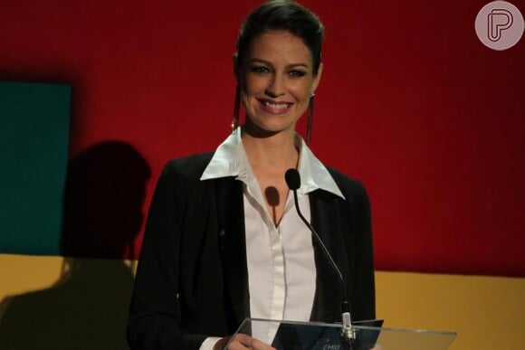 Luana Piovani foi uma das apresentadora da 23° edição do 'Premio da Música Brasileira'