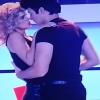 Vera Viel dança agarradinha com Rodrigo Faro