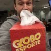 Antes do programa, Tiago Leifert postou uma foto com uma caixa de lenços de papel e brincou: 'Chora Leifert'