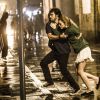 Júlia (Isabelle Drummond) e Pedro (Jayme Matarazzo) se conheceram durante um protesto de rua, no primeiro capítulo da novela 'Sete Vidas'