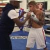 Em vídeo publicado em sua conta do Instagram, Justin Bieber mostra toda a sua habilidade com o boxe, além de exibir sua boa forma