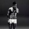 Essa não é a primeira vez que Justin Bieber mostra alguns de seus atributos físicos. Em janeiro desse ano o cantor posou só de cueca para a marca Calvin Klein