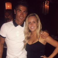 Cristiano Ronaldo encontra celular e convida a dona do aparelho para jantar