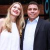 Ronaldo e Celina Locks foram ao lançamento da loja virtual da grife eusouHITT, no restaurante Le Bilboquet, no bairro de Cerqueira César, em São Paulo