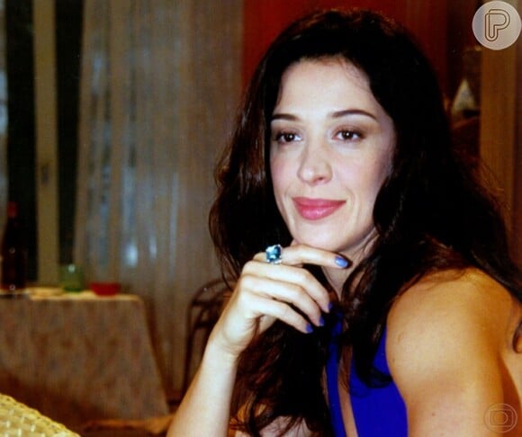 Claudia Raia esteve ainda no humorístico 'Os Normais' (2001)