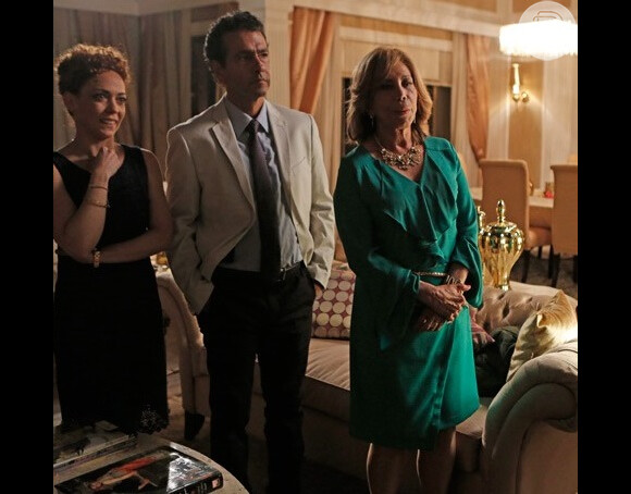 Família de Laís (Luísa Arraes) rejeita Rafael (Chay Suede) por ser filho de casal homossexual
