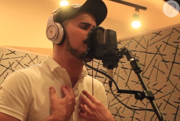 Israel Novaes canta 'Amo Até no Céu', música composta em homenagem a Cristiano Araújo