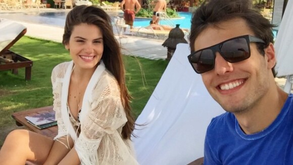 Camila Queiroz levou namorado para gravações de 'Verdades Secretas' no Nordeste