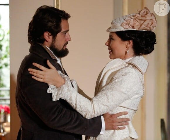 Felipe (Rafael Cardoso) diz a Melissa (Paolla Oliveira) que não pode se casar com ela, na novela 'Além do Tempo'