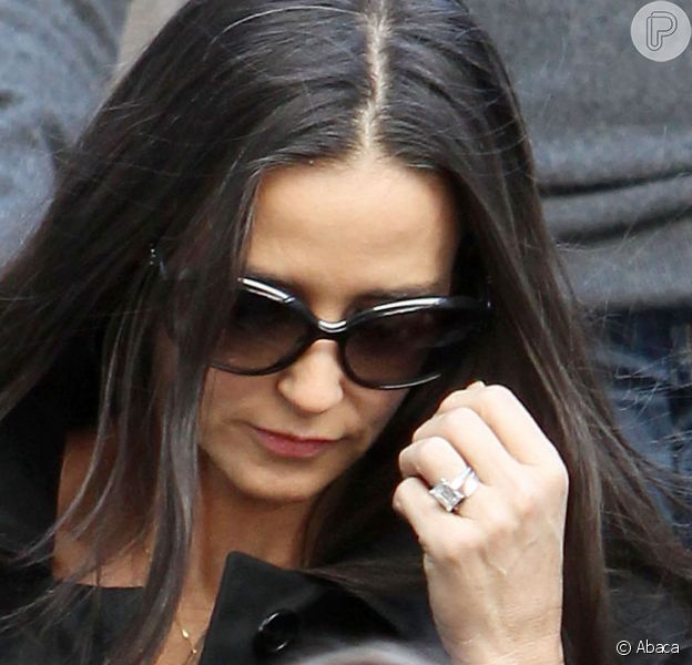 Corpo De Jovem E Encontrado Boiando Na Piscina Da Casa De Demi Moore Diz Site Purepeople
