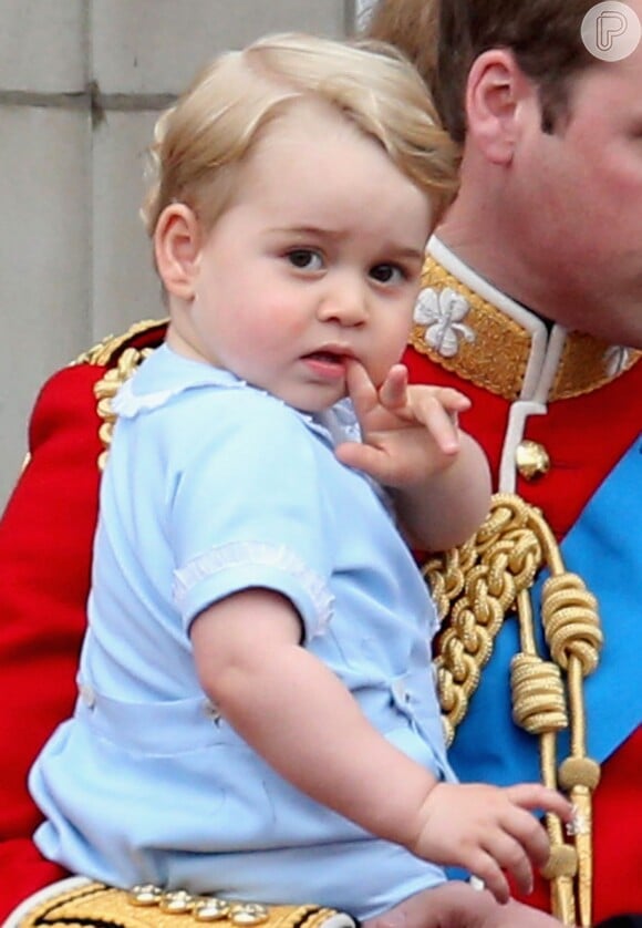 A Família Real usou as redes sociais para divulgar a foto e parabenizar o príncipe George: 'Olha quem está completando dois anos amanhã'